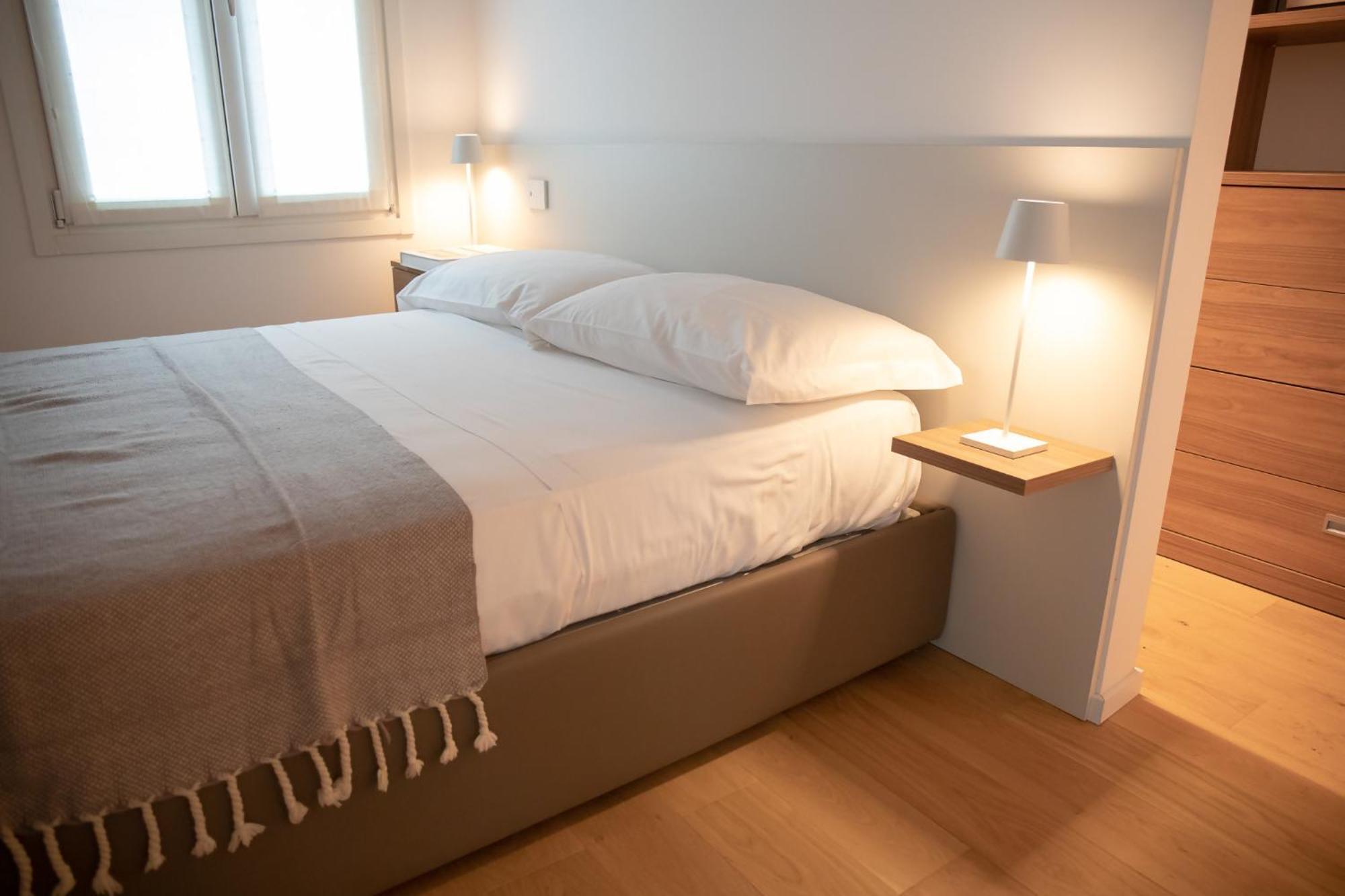 Amendola City View Apartments Suite Romantica Como Exterior photo